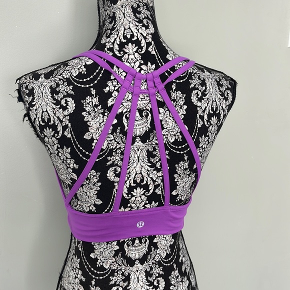 Lululemon size 8 bra - Picture 2 of 2